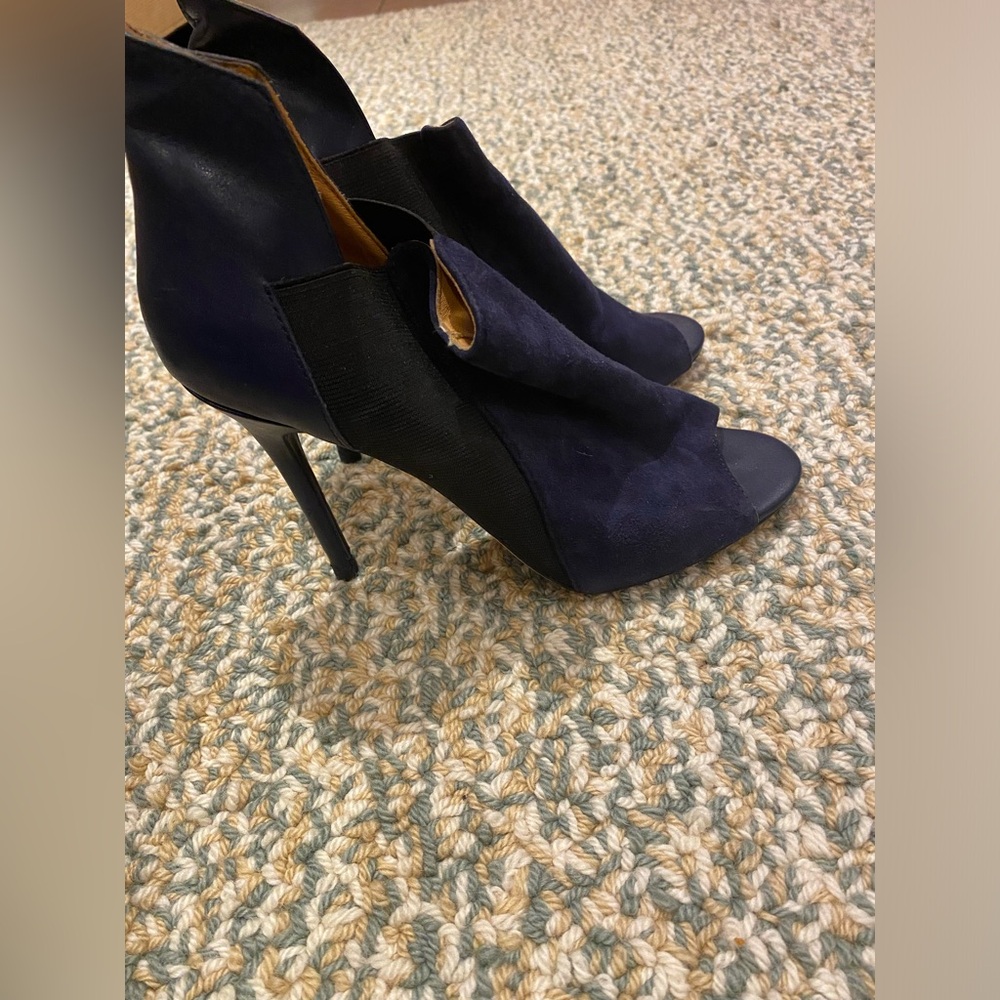 Sued navy black